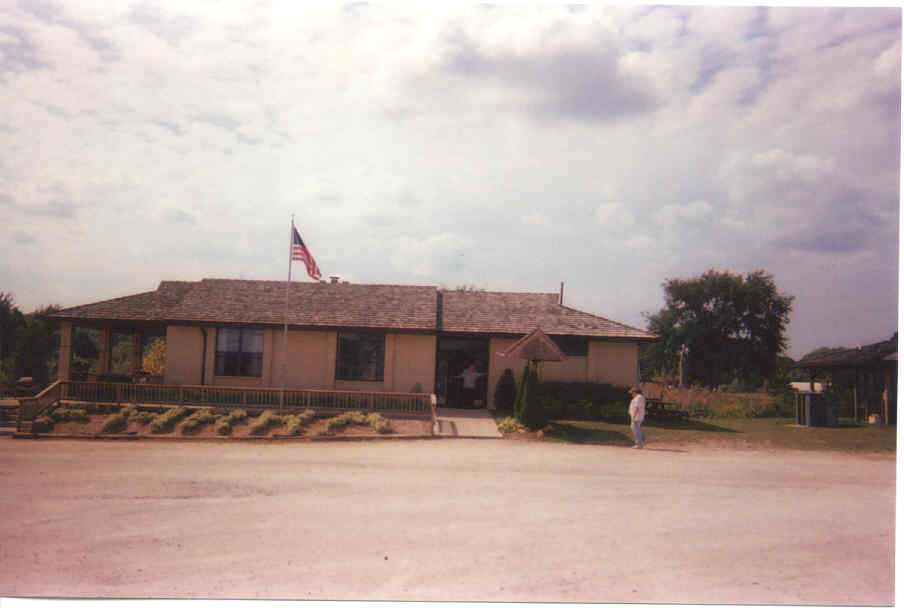 club1.jpg (33393 bytes)